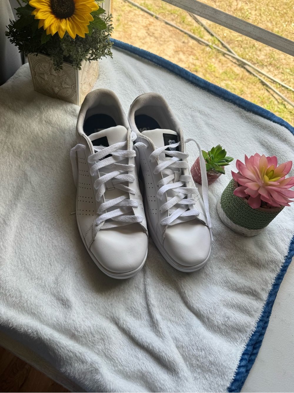 K-Swiss Classic White Sneakers Men’s Size 12 Like New